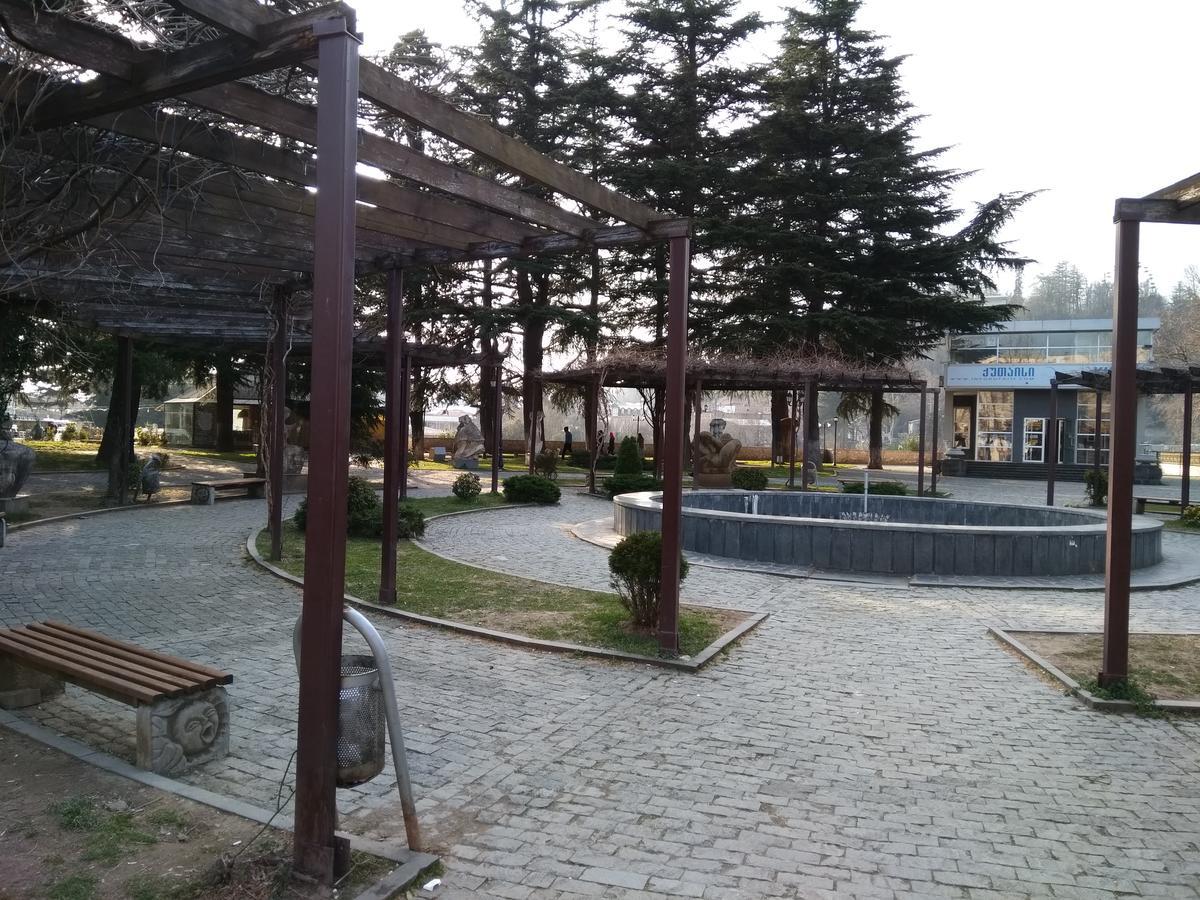 Hotel Mkudro Kutaisi Exteriör bild