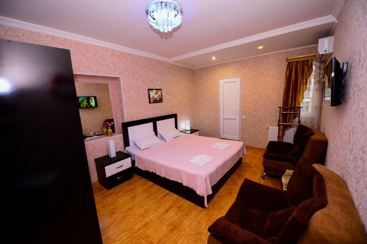 Hotel Mkudro Kutaisi Exteriör bild